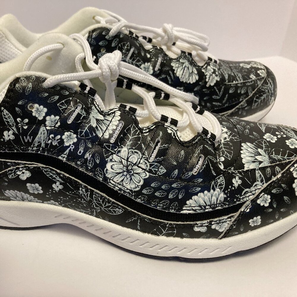 Easy Spirit Romy 25 Women Size 10M Sneakers w/ Black and White Flowers